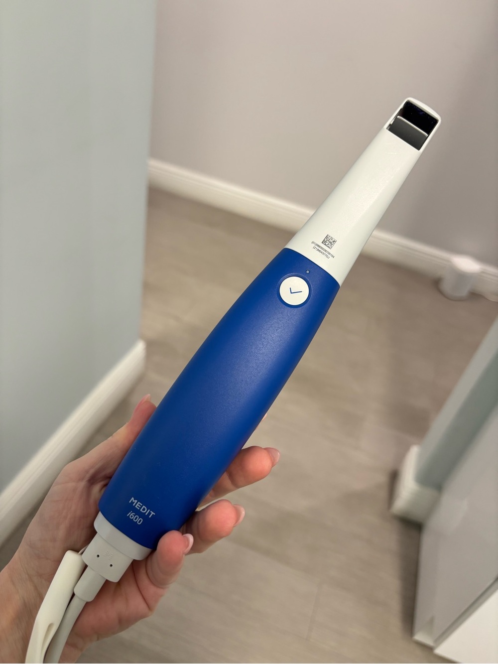 Medit i600 intraoral scanner